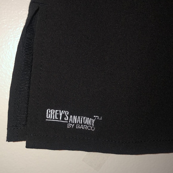Grey’s Anatomy scrub top - Picture 2 of 5